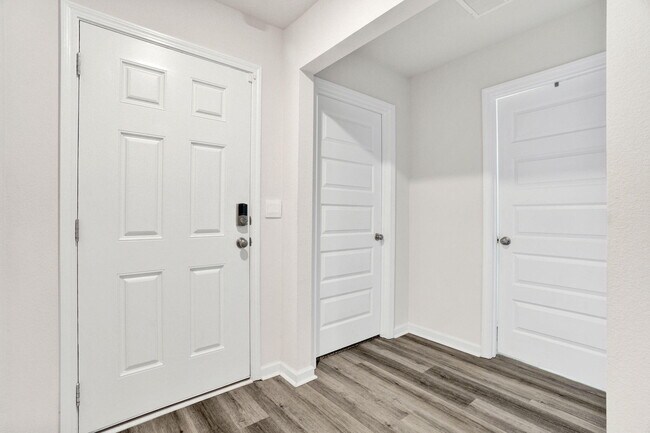 Building Photo - 535 Mary Lou Way