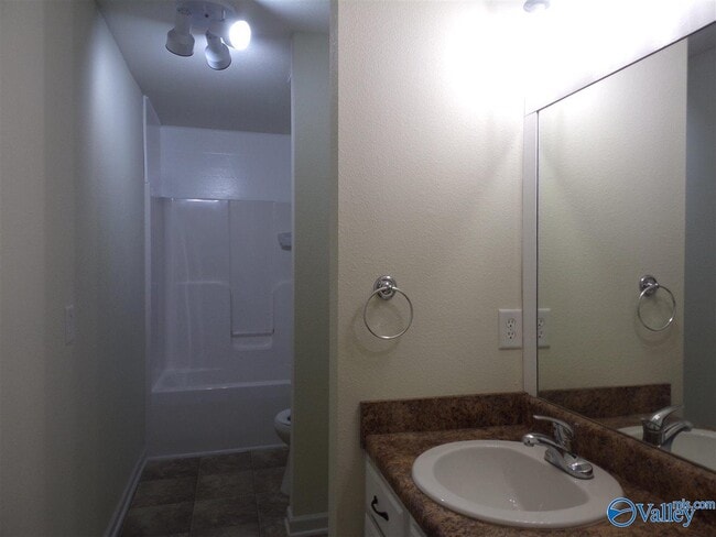 Building Photo - 15347 Mill Valley Dr