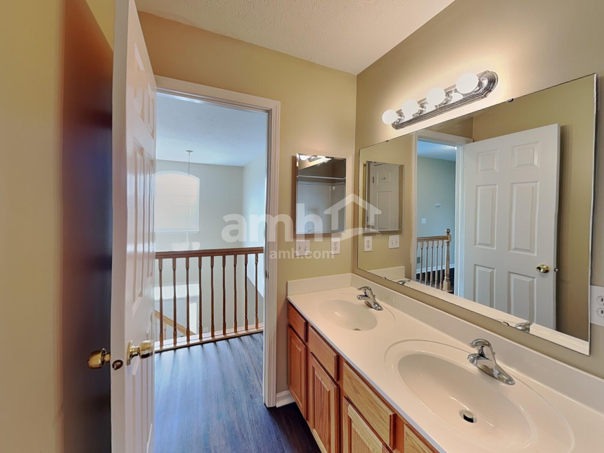 Building Photo - 6702 Meadow View Ct