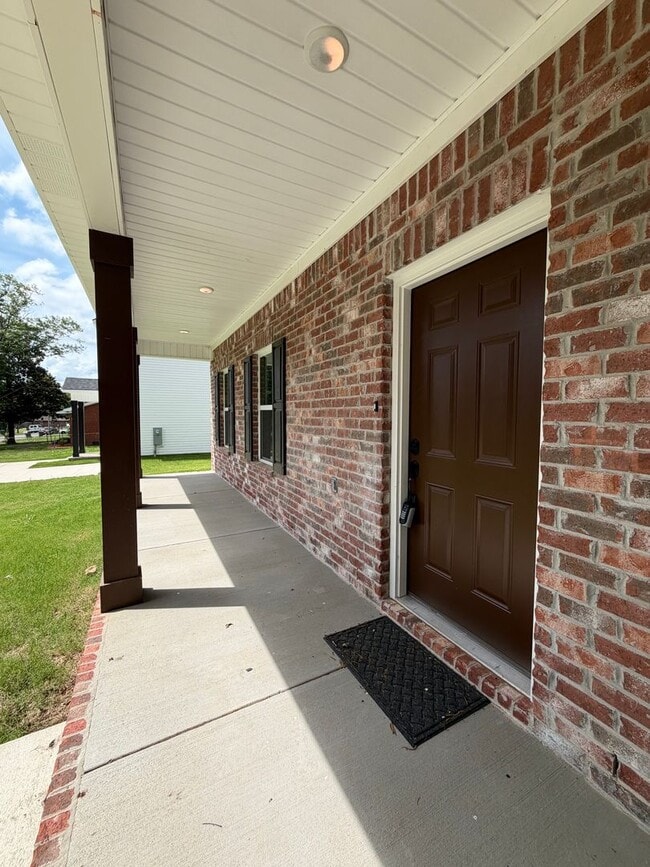 Building Photo - 1713 Golf Club Ln NW