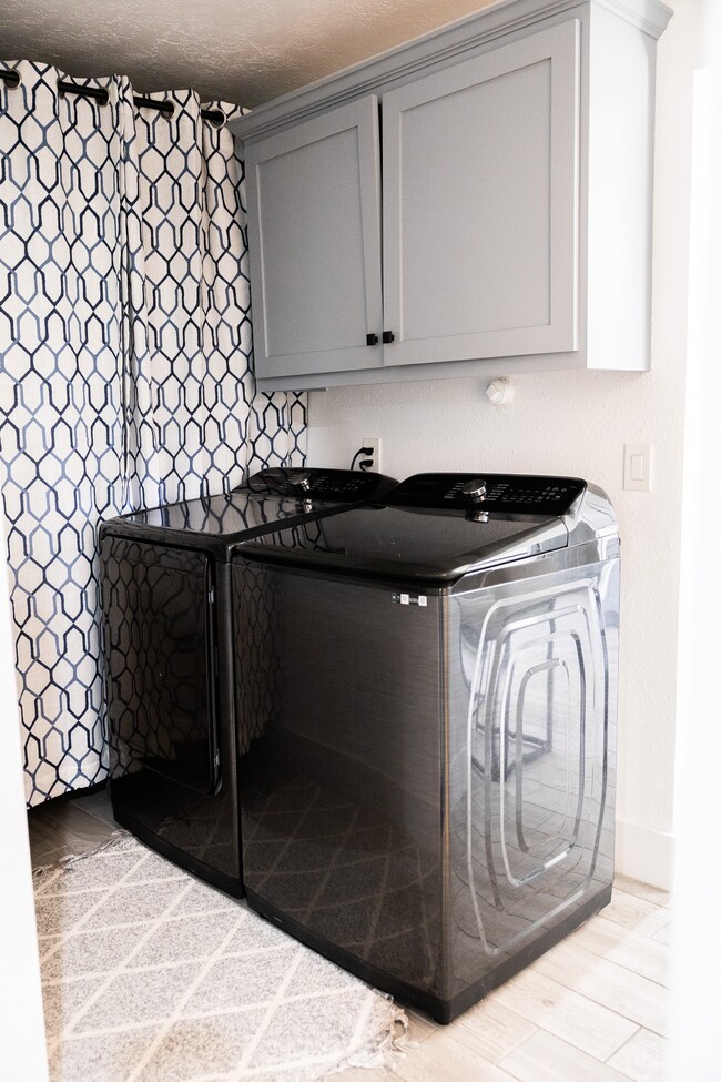 Building Photo - 10463 Alcott Dr