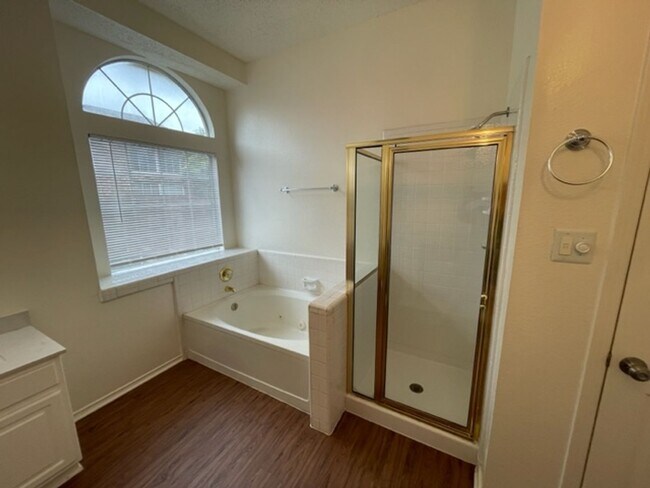 Building Photo - Beautiful 2 Story Updated Home in Grand Prairie