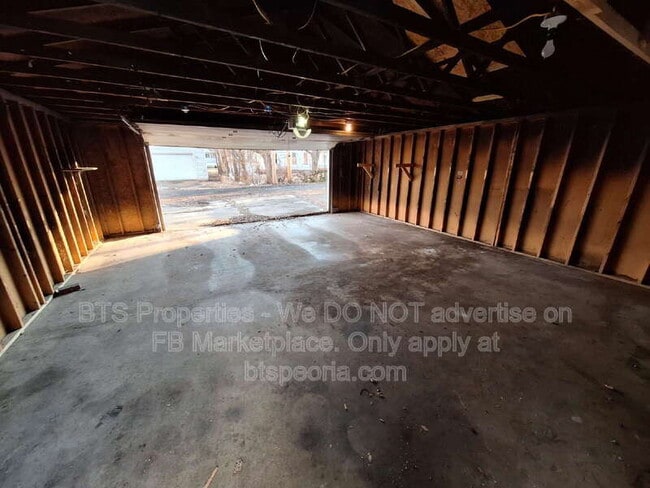 Building Photo - 1912 W Ann St