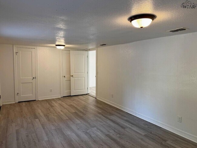 Building Photo - 1604 Blonde St