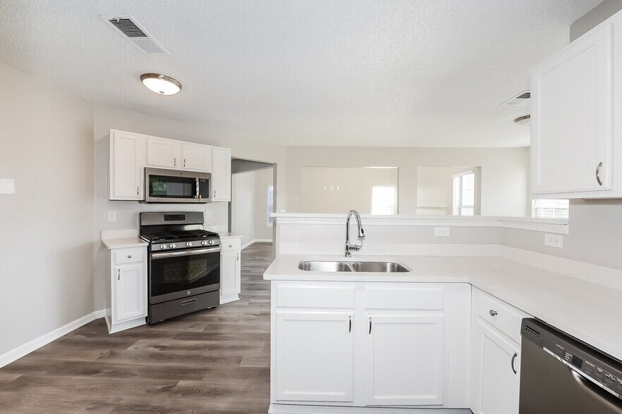 Building Photo - 3948 English Valley Dr