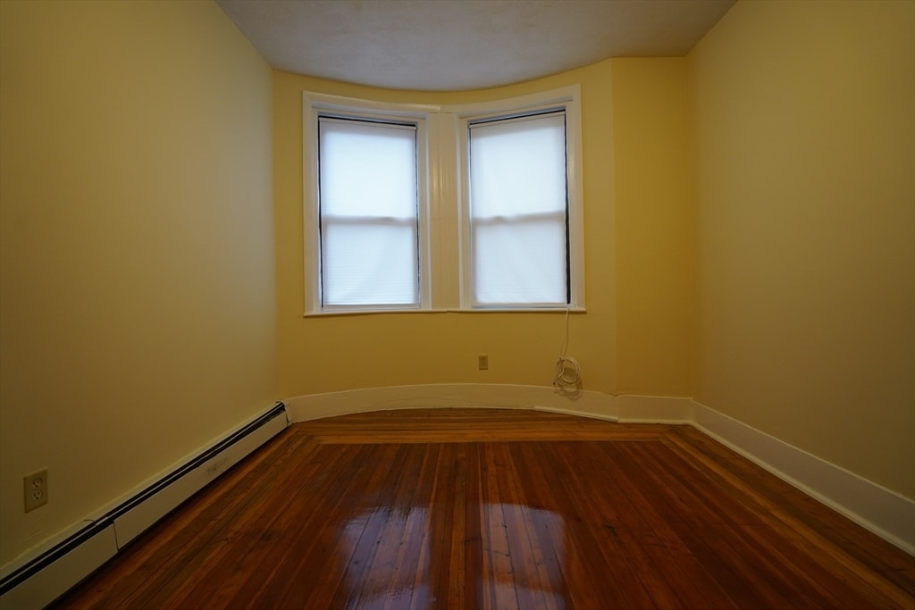 *Pictures are representative samples of the advertised unit. In some cases, the actual units you tou - 70 Empire St