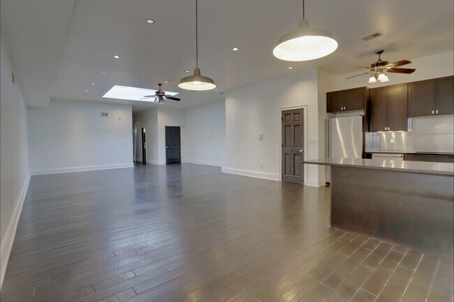 Building Photo - 115 Sherman Ave