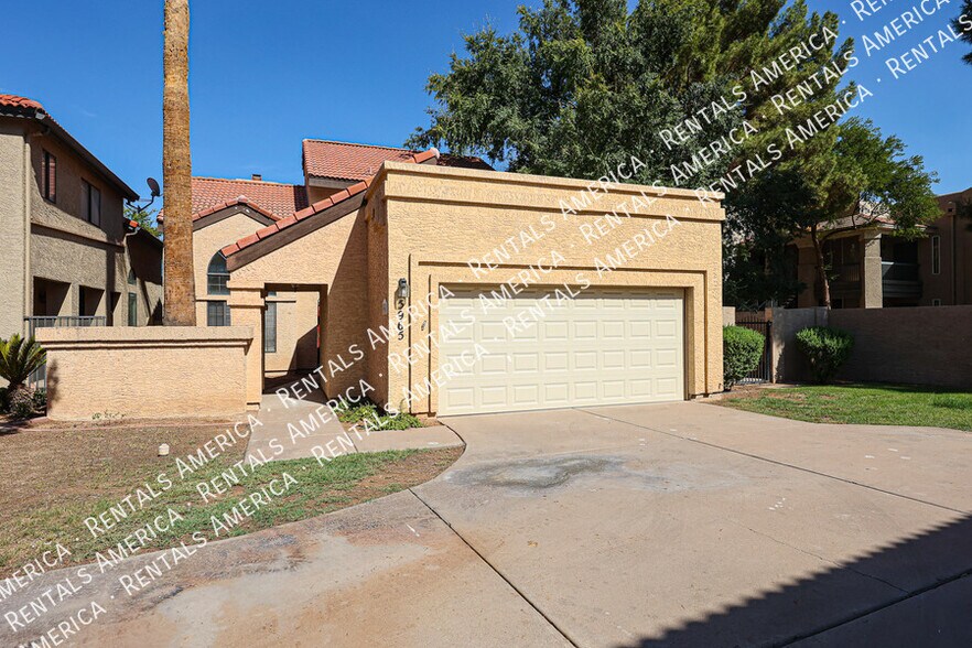 Building Photo - 5965 W Oakland St