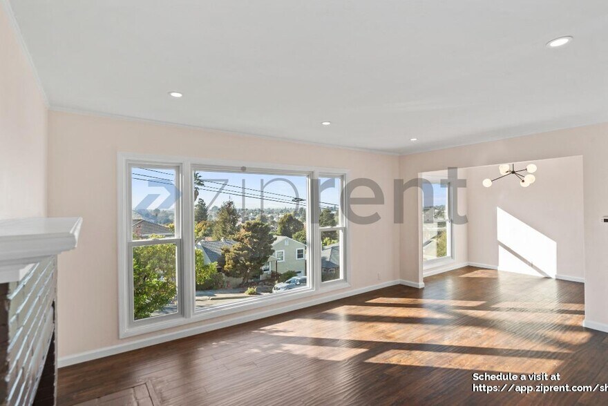 Building Photo - 682 Kern St