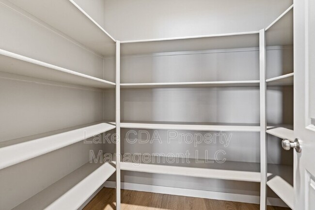 Building Photo - 5673 W Rockingham Dr