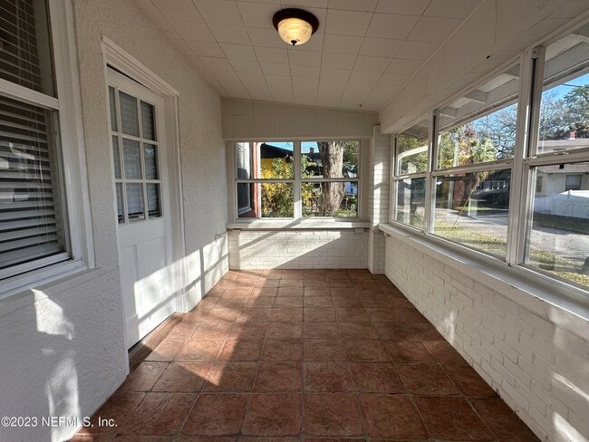 Building Photo - 1824 Perry Pl