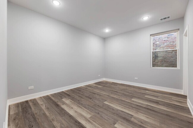 Building Photo - 5809 S Indiana Ave