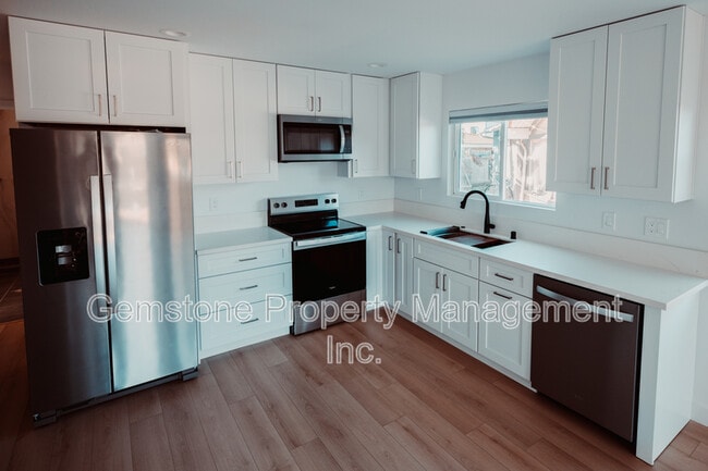 Building Photo - 5263 Tipton St