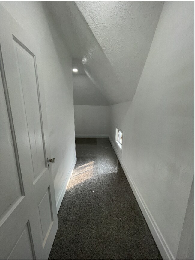 Building Photo - 13224 S Redwood Rd