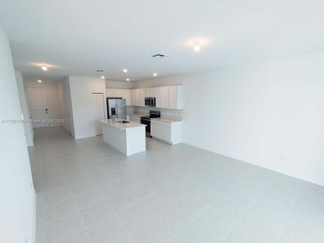 Building Photo - 537 Rivergrass St