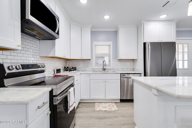 Building Photo - 4444 Main Hwy