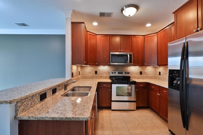 Building Photo - 511 W 1st Ave