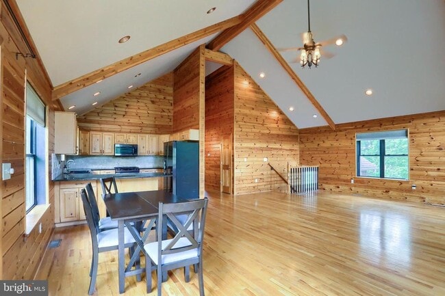 Building Photo - 125 Pebble Beach Dr