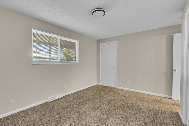 Building Photo - $1,940.95 - 3 Bed, 2 Bath Townhome In Co Springs with In Unit Laundry and Central AC!
