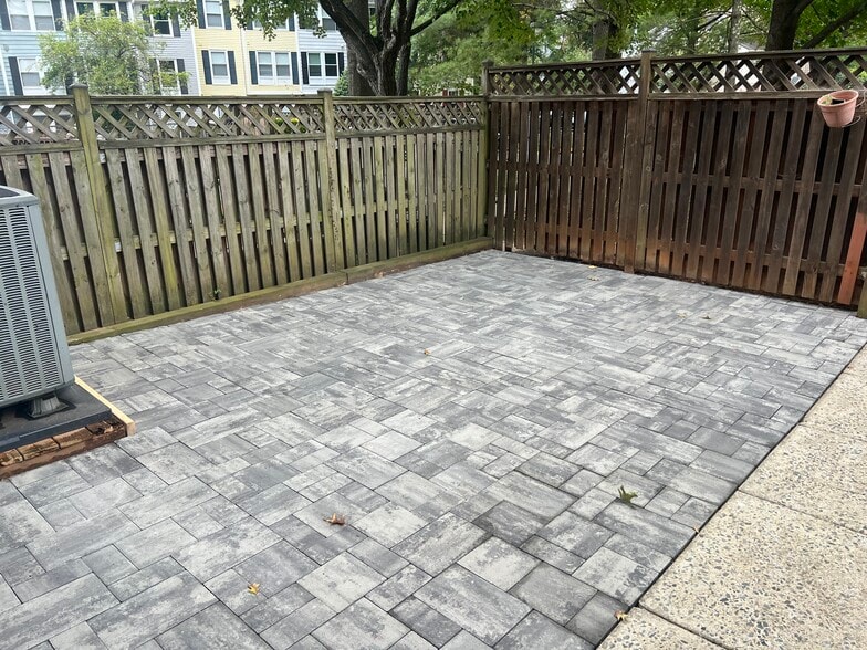 Front patio - 5 Whitechurch Ct