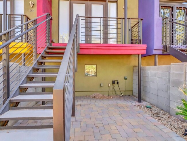 Building Photo - Beautiful Property with Contemporary Flair