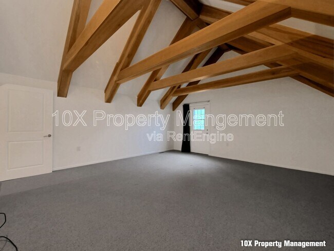 Building Photo - 1006 Oregon Ave
