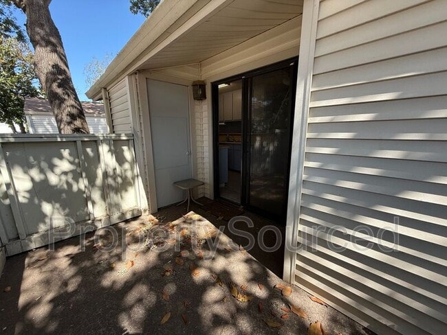 Building Photo - 700 McCoy Ct