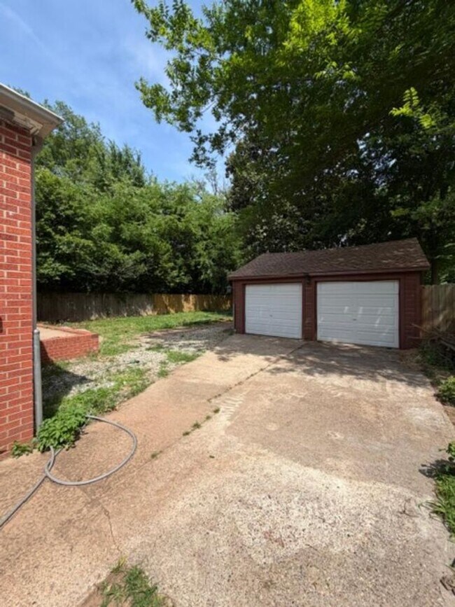 Building Photo - Updated brick home for lease near BAFB | Bossier City, LA 71112 | 3 bedrooms