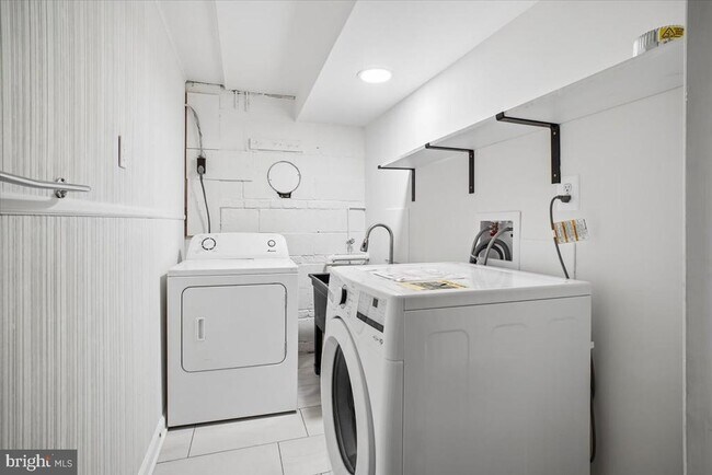 Building Photo - 3227 Sherry Ct