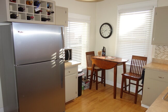 Building Photo - Updated Bungalow in Prime Highland's Location