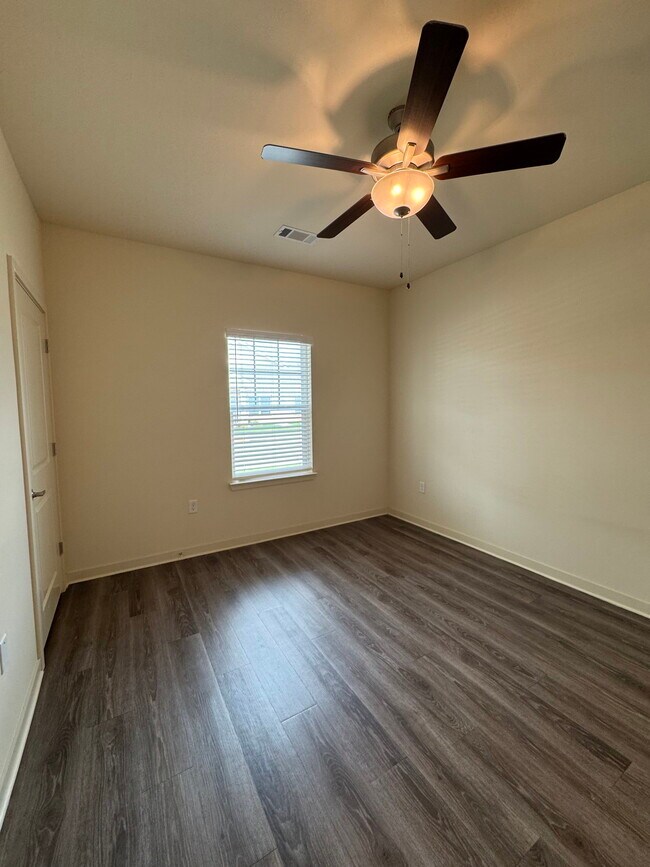 Building Photo - 8106 Cibolo Hills Pkwy