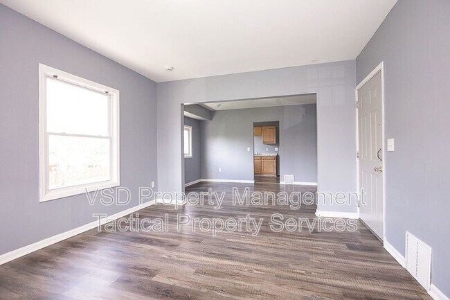 Building Photo - 3484 W 60th St