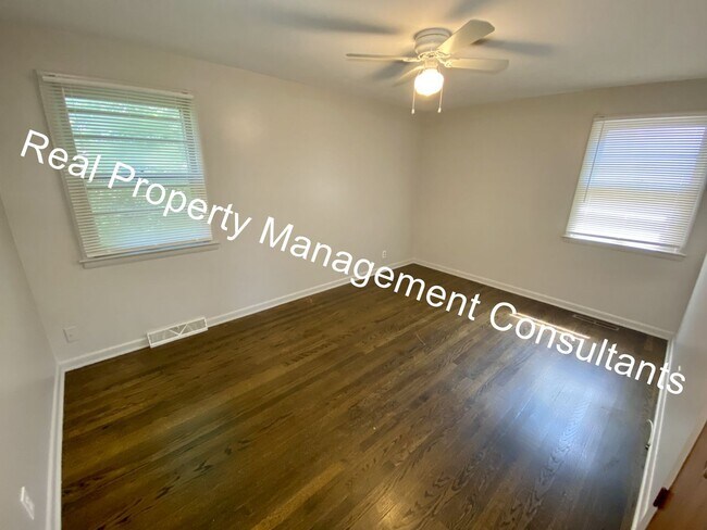 Building Photo - $500 Rent on 3 Bedroom Home