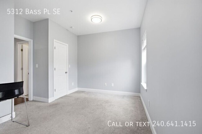 Building Photo - 5312 Bass Pl SE