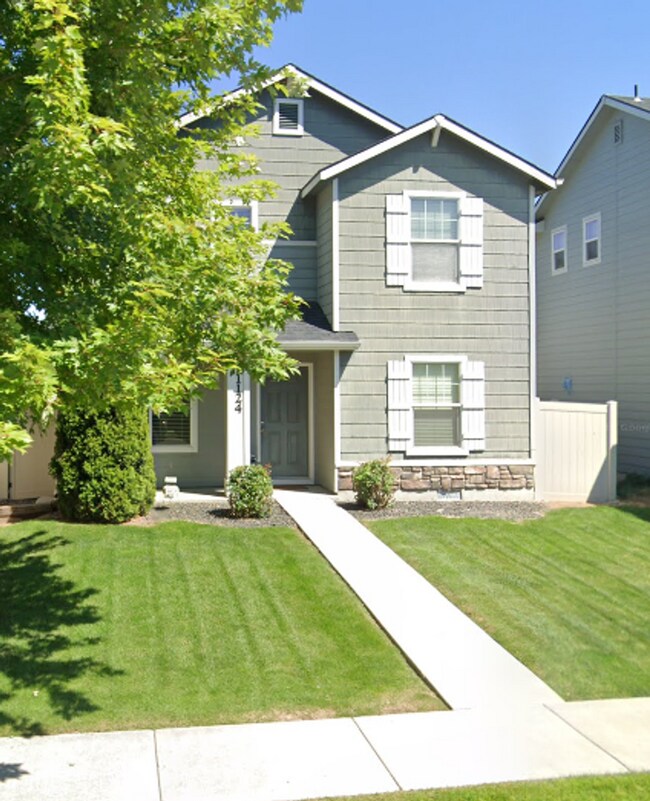 Building Photo - Beautiful 2 story home in North Meridian available soon! $500 move-in credit!