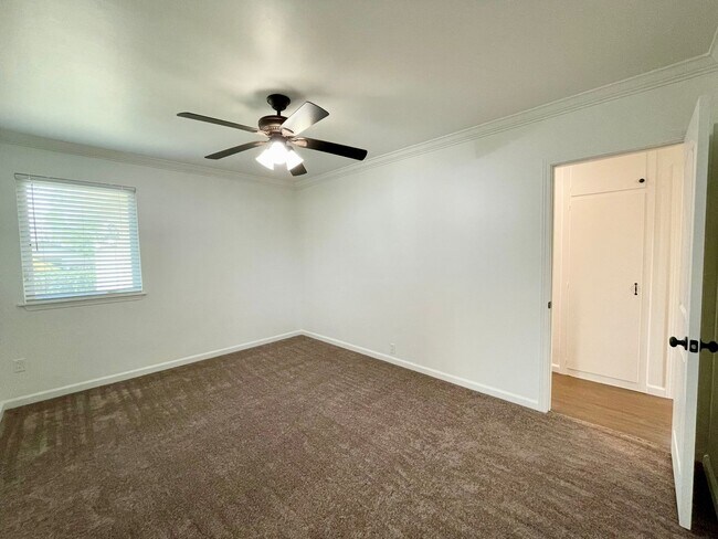 Building Photo - Stunning 4 Bedroom 3 Bath Single Story Home in Glendora!