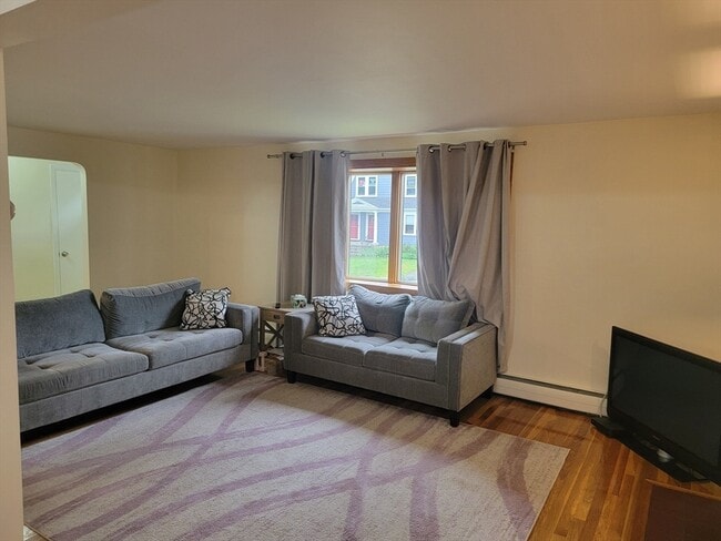 Building Photo - 54 Greaton Rd