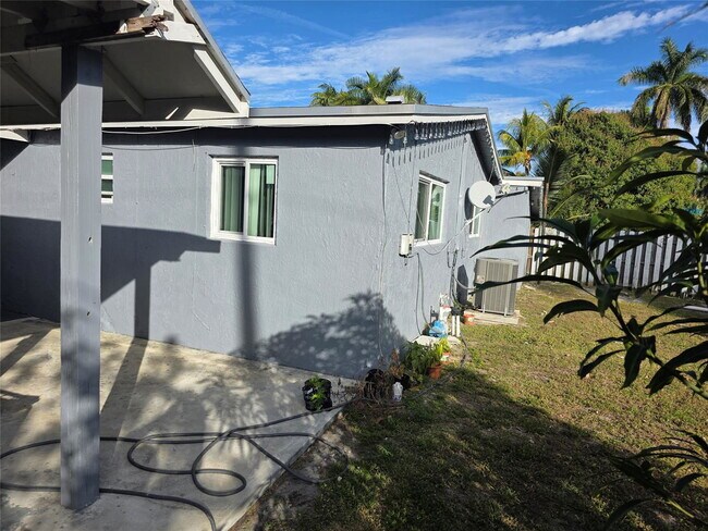 Building Photo - 1501 NW 62nd Terrace