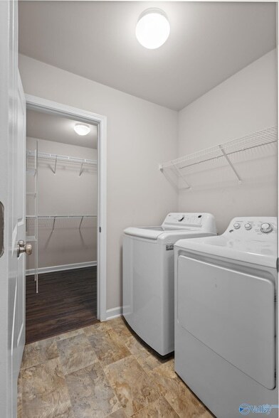 Building Photo - 338 Fenrose Dr