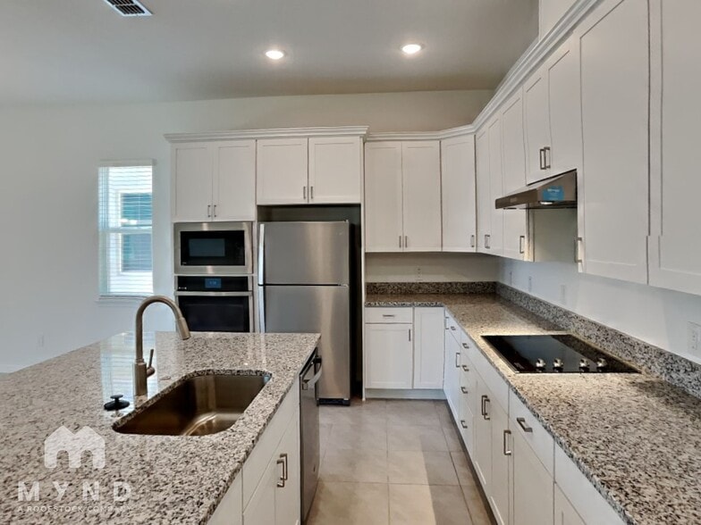 Building Photo - 792 MIDDLETON ST