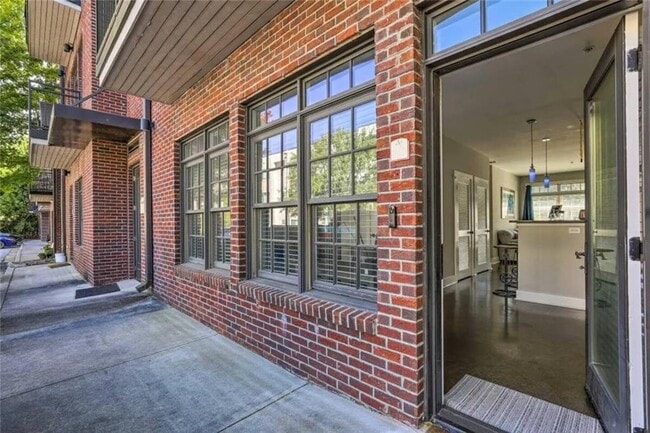 Building Photo - 1300 DeKalb Ave NE