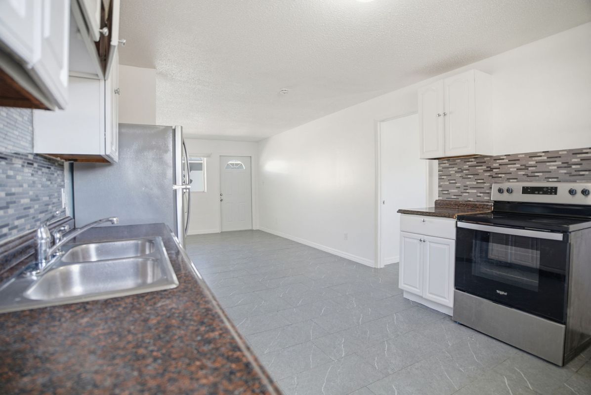 Building Photo - 907 N 20th St