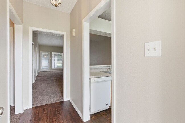 Building Photo - Rowlett Duplex