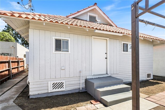 Building Photo - 15329 Paramount Blvd