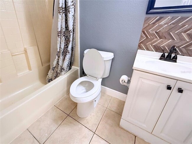 Building Photo - 635 Parakeet Ct