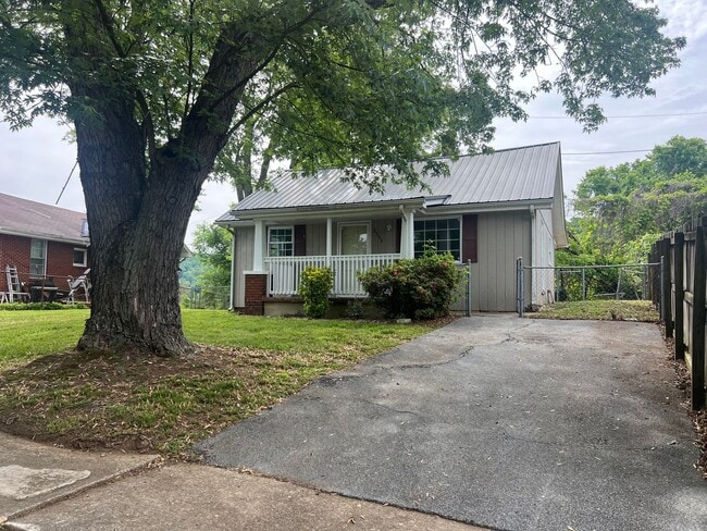 Building Photo - 2 bed 1 bath Kingsport - off of Fort  Henr...