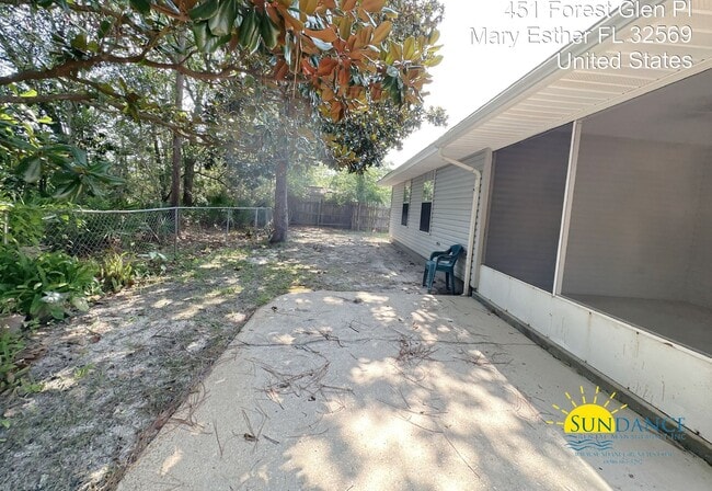 Building Photo - 451 Forest Glen Pl