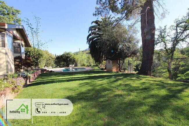 Building Photo - 3350 Mountain Oak Dr