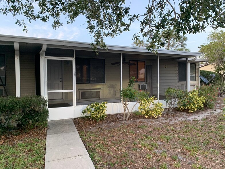 Building Photo - 520 7th Pl