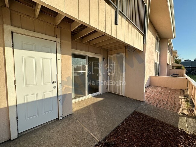 Building Photo - 3790 W Benjamin Holt Dr